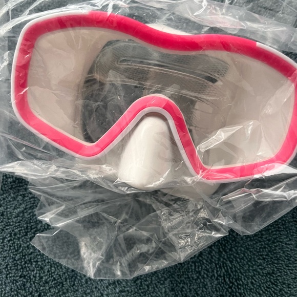 AQUA LUNG SWIM MASK AND SNORKEL- NEW- PINK AND WHITE- CHILD - Picture 5 of 11